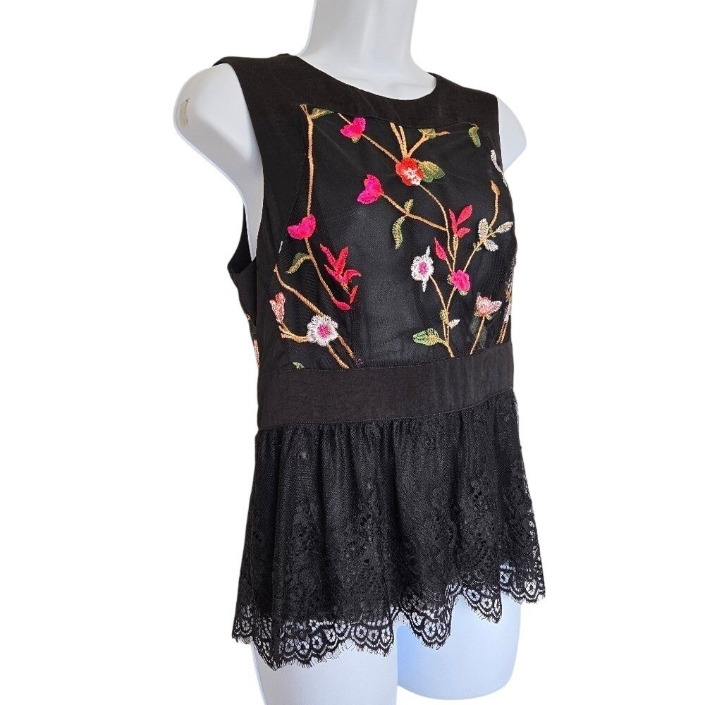 Guess Floral Embroidered Lace Peplum Top S Y2K Romantic Whimsigoth Fairygrunge - Picture 3 of 9
